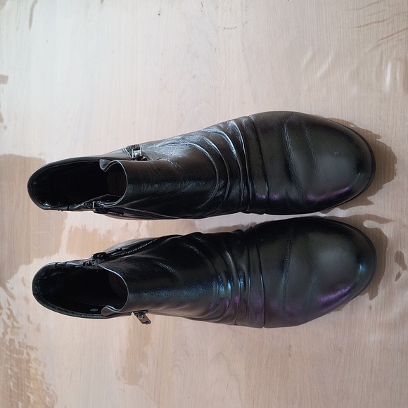 Shoes - Picture 2 of 3